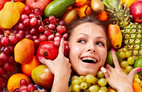 Mănâncă fructe